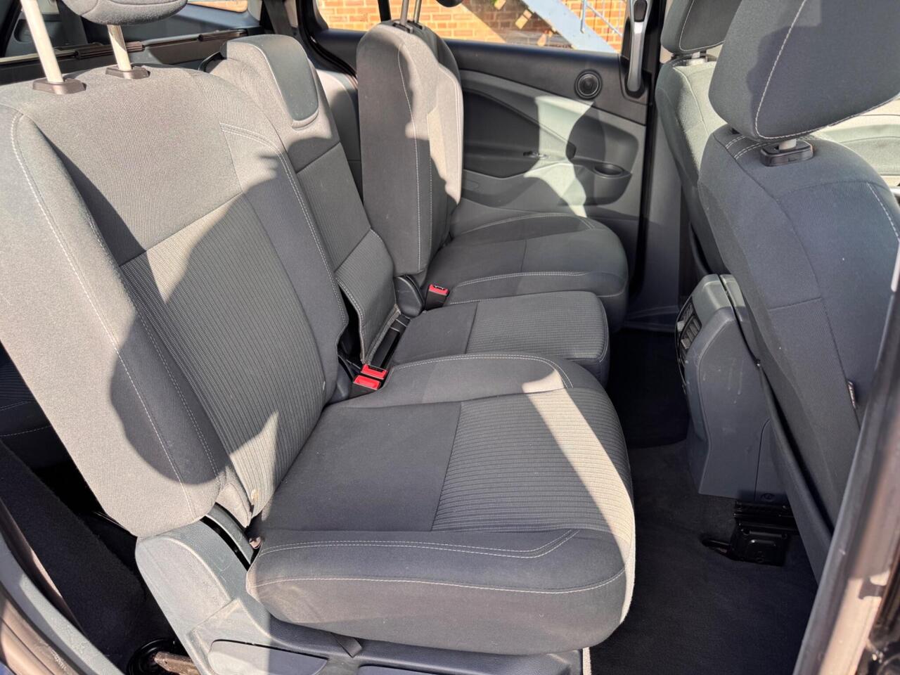 Used Ford Grand C-Max 2013 for sale - 76442532: Photo 31