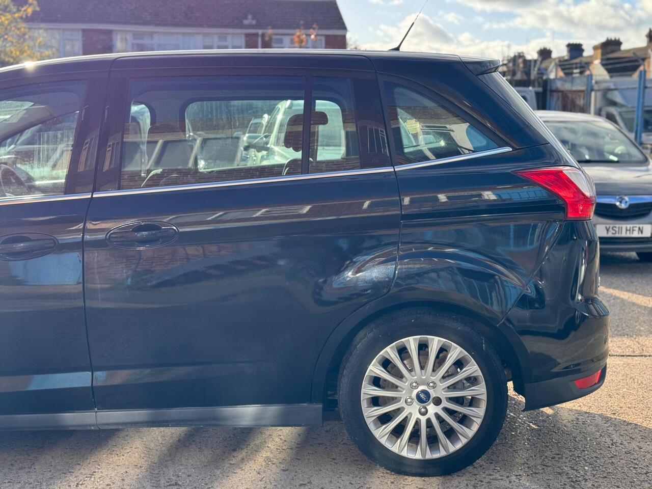 Used Ford Grand C-Max 2013 for sale - 76442532: Photo 7