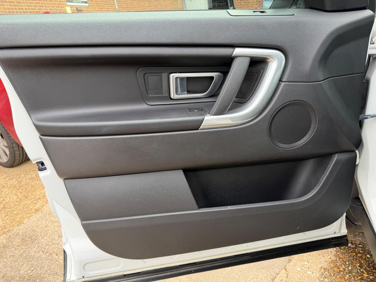 Used Land Rover Discovery Sport 2017 for sale - 78087735: Photo 29