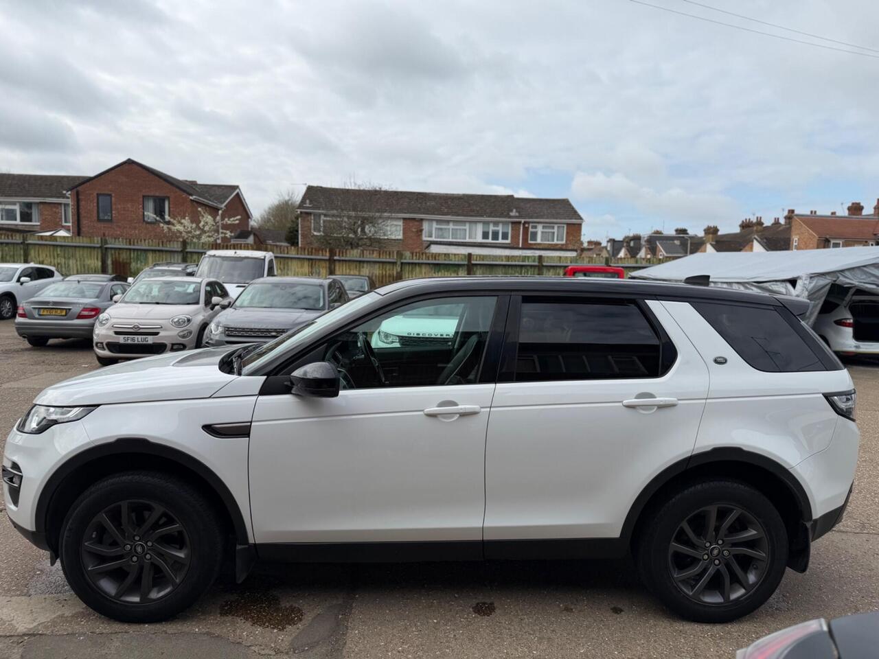 Used Land Rover Discovery Sport 2017 for sale - 78087735: Photo 3