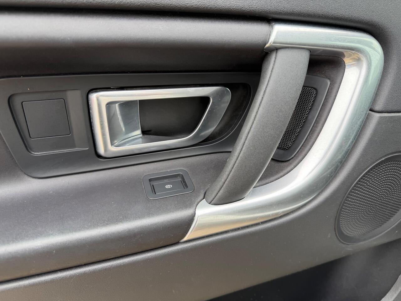 Used Land Rover Discovery Sport 2017 for sale - 78087735: Photo 32