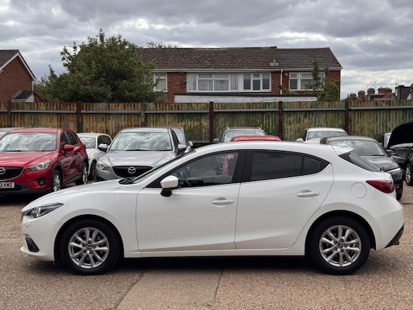 Used Mazda Mazda3 2016 for sale - 75672308: Photo 4