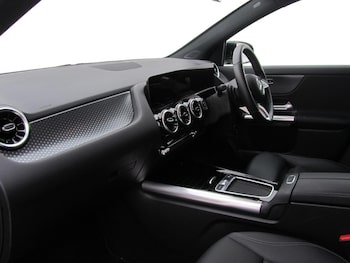 Used Mercedes-Benz GLA 2024 for sale - 76677293: Photo