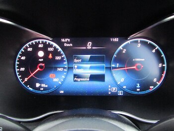 Used Mercedes-Benz GLC 2022 for sale - 76675094: Photo