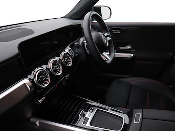 Used Mercedes-Benz GLB 2025 for sale - 78183332: Photo