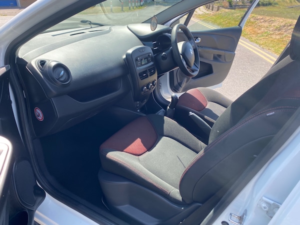 Used Renault Clio 2015 for sale - 75651285: Photo 13