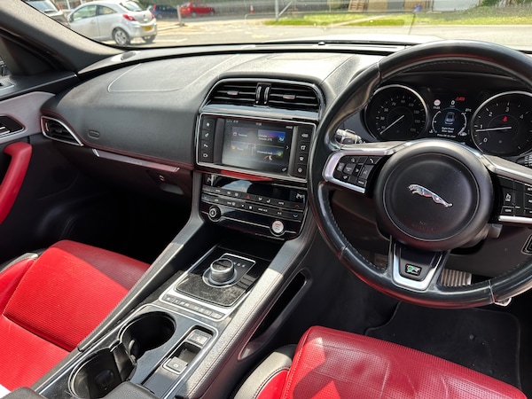 Used Jaguar F-Pace 2016 for sale - 74950052: Photo 10