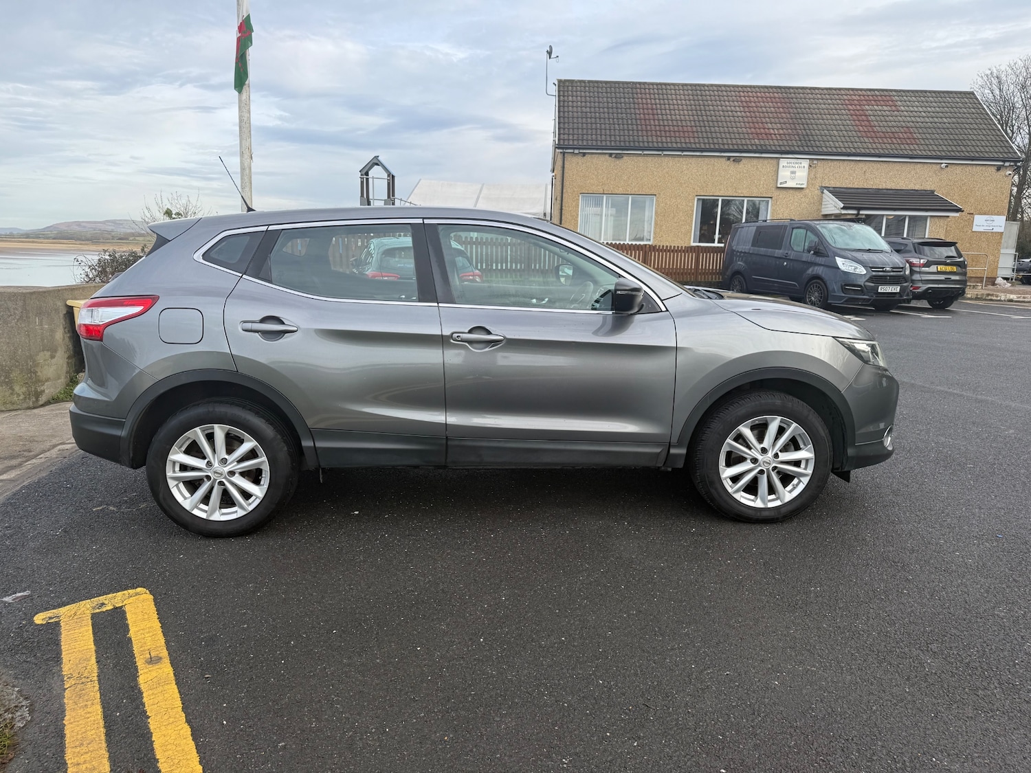 Used Nissan Qashqai 2016 for sale - 77168640: Photo 2