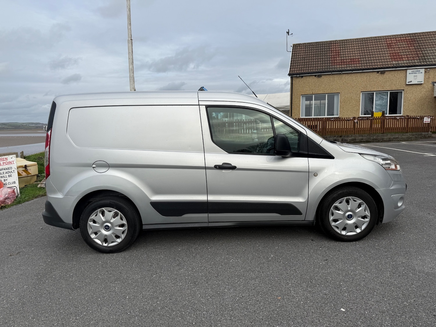 Used Ford Transit Connect 2015 for sale - 76403360: Photo 2