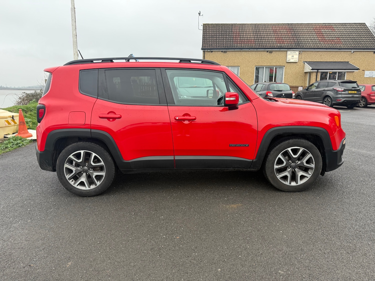 Used Jeep Renegade 2018 for sale - 77801912: Photo 2