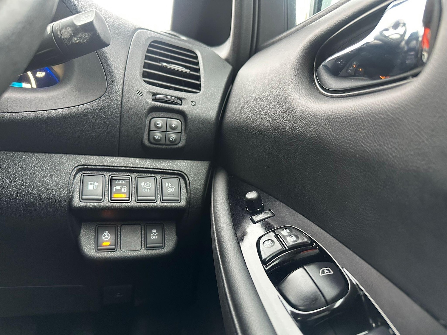 Used Nissan Leaf 2017 for sale - 76360831: Photo 11
