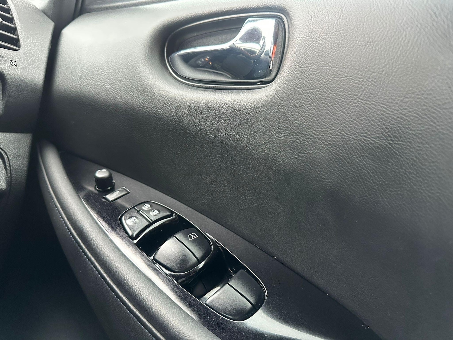 Used Nissan Leaf 2017 for sale - 76360831: Photo 8