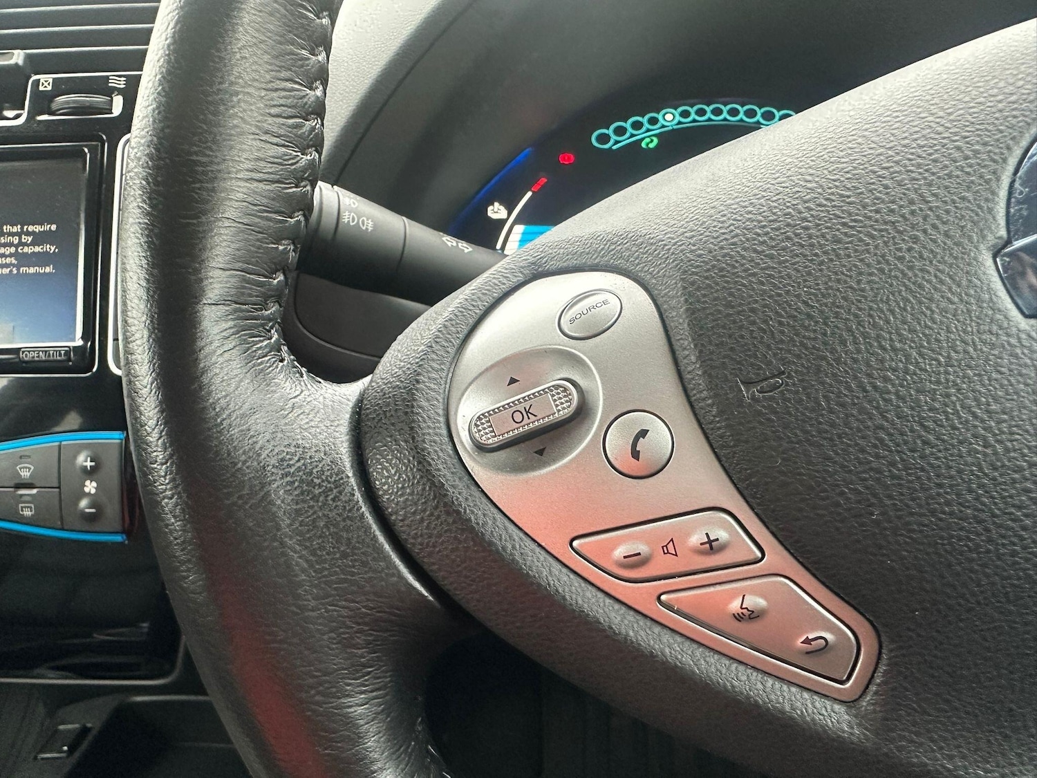 Used Nissan Leaf 2017 for sale - 76360831: Photo 9