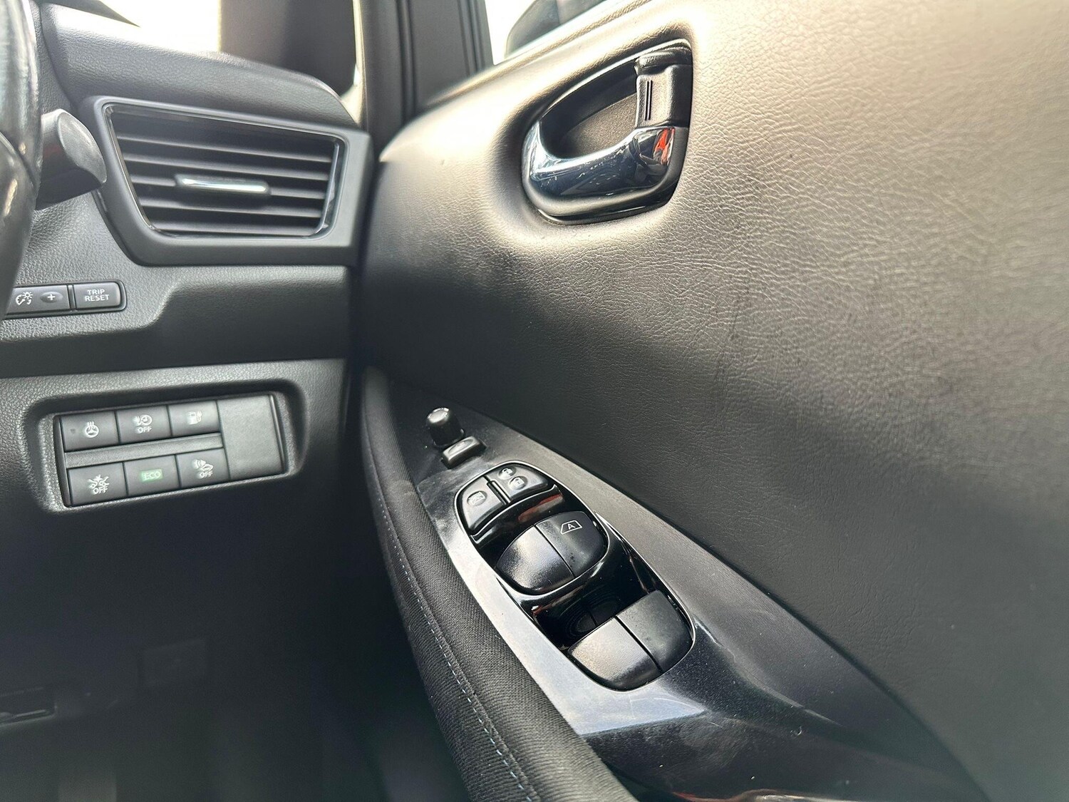 Used Nissan Leaf for sale - 77509952: Photo 8