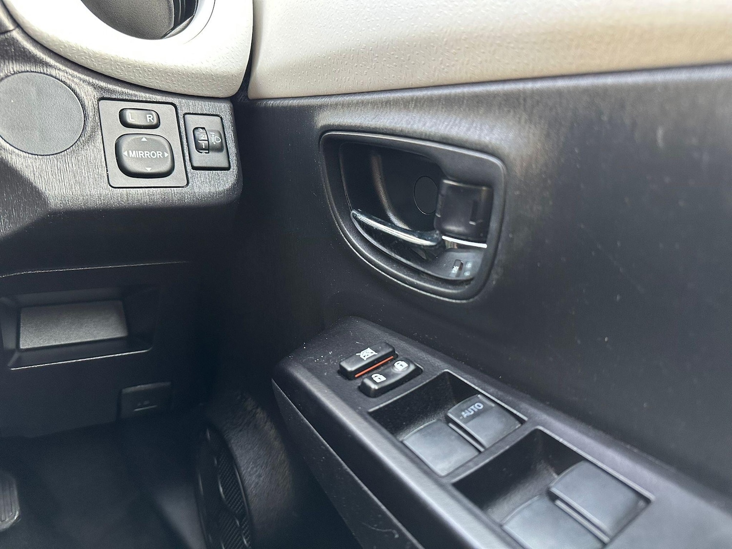 Used Toyota Yaris 2014 for sale - 76742826: Photo 11