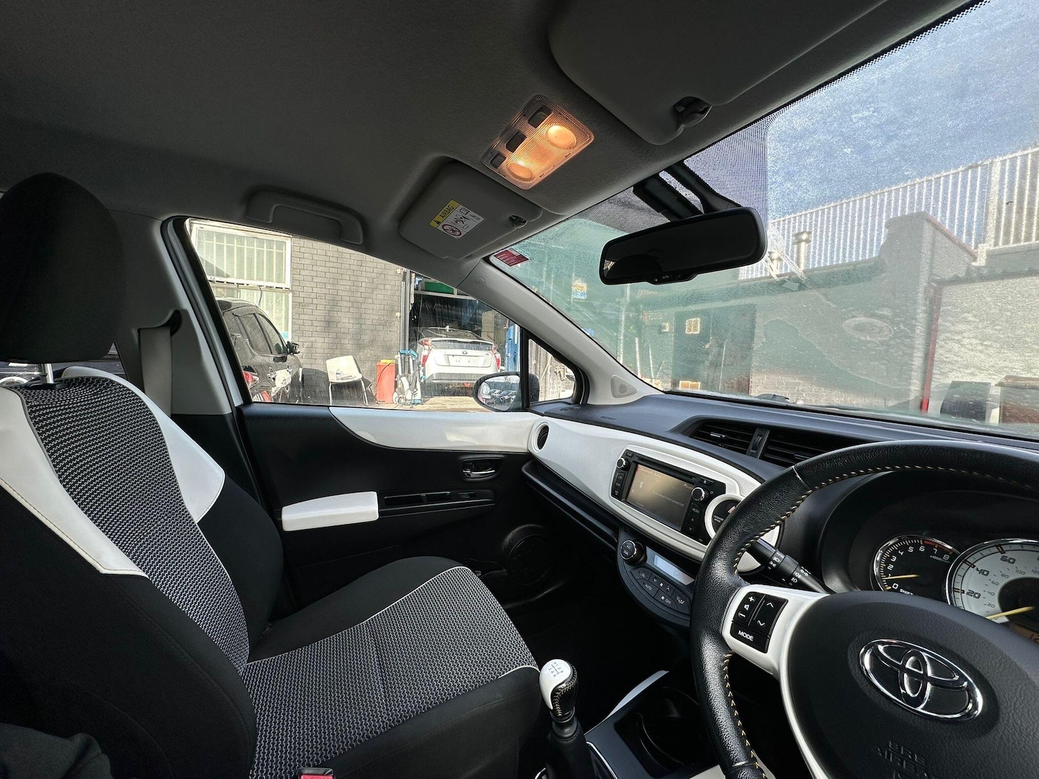 Used Toyota Yaris 2014 for sale - 76742826: Photo 17