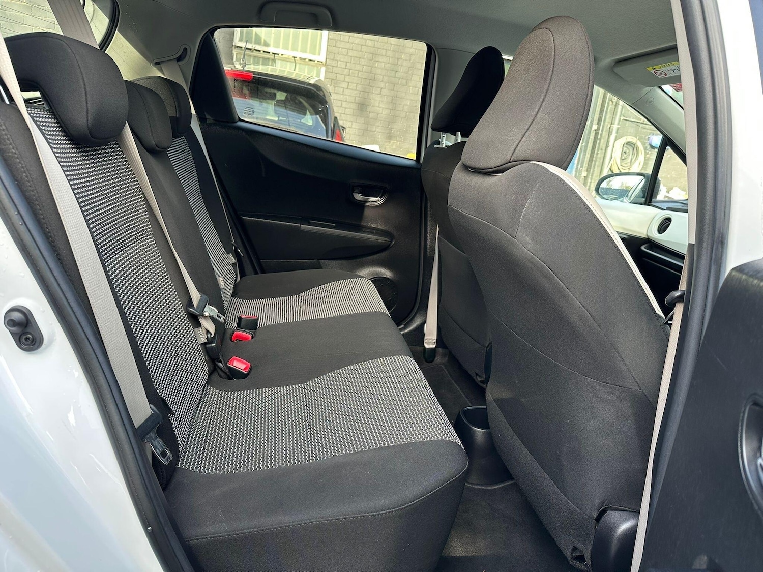 Used Toyota Yaris 2014 for sale - 76742826: Photo 22