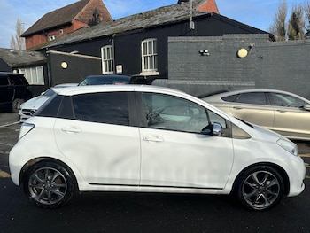 Used Toyota Yaris 2014 for sale - 76742826: Photo