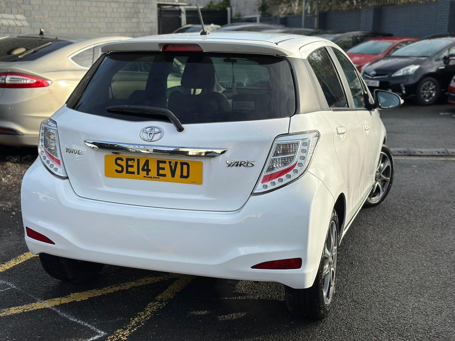 Used Toyota Yaris 2014 for sale - 76742826: Photo 9