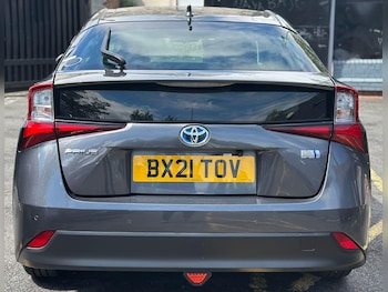 Used Toyota Prius 2021 for sale - 76476435: Photo