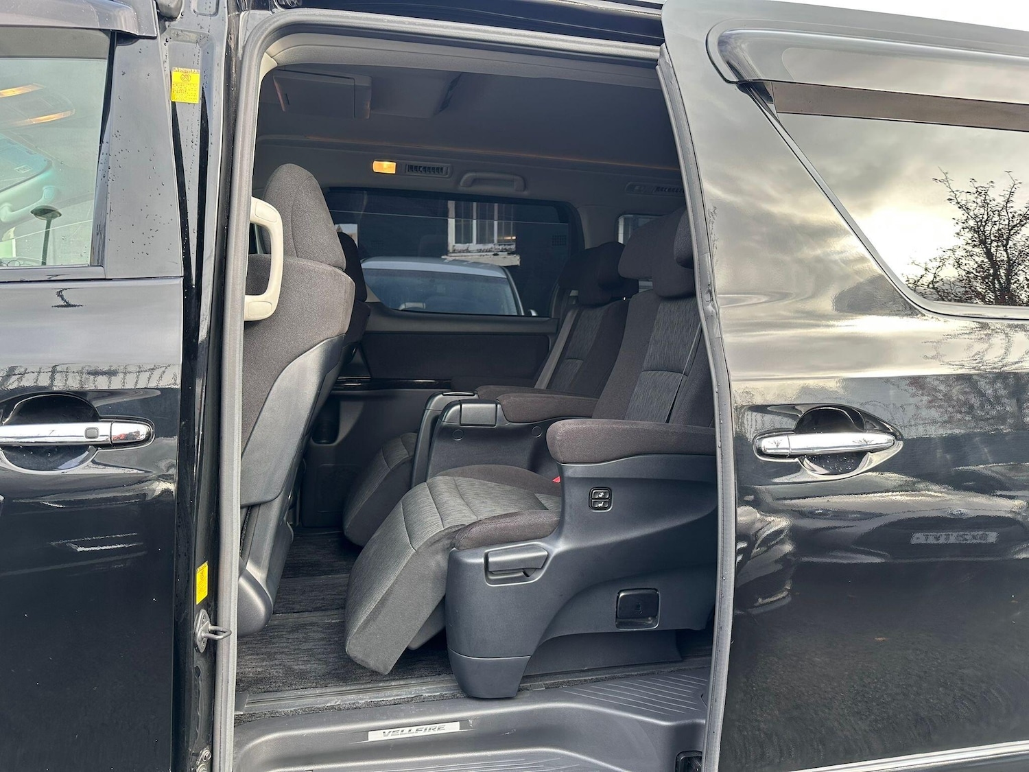 Used Toyota Vellfire 2025 for sale - 76408475: Photo 19