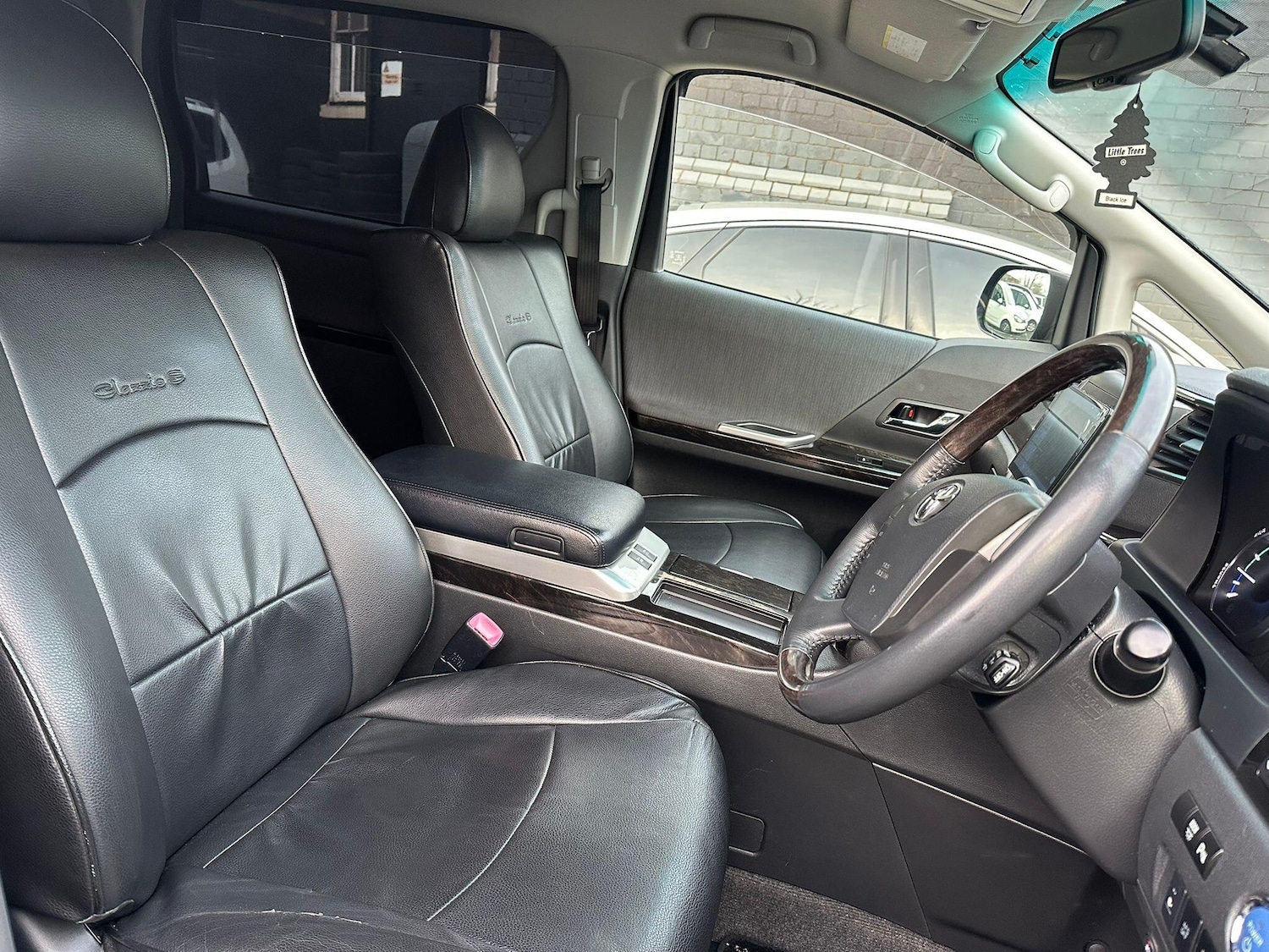 Used Toyota Alphard 2024 for sale - 78115268: Photo 17