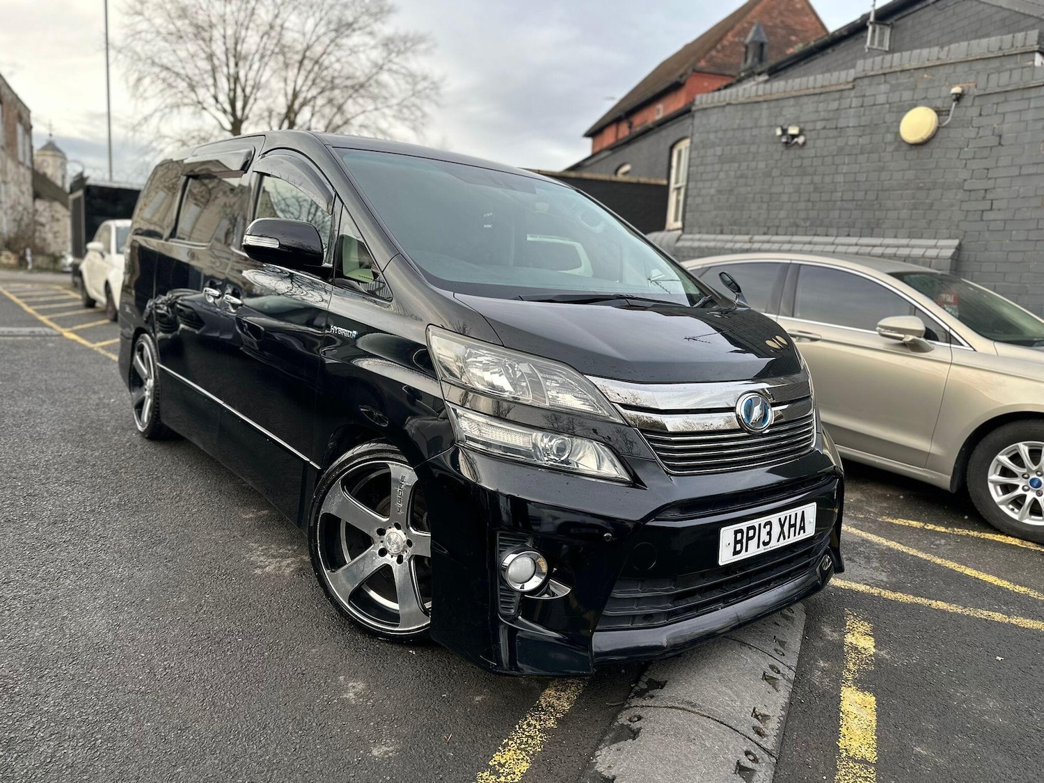 Used Toyota Alphard 2024 for sale - 78115268: Photo 2