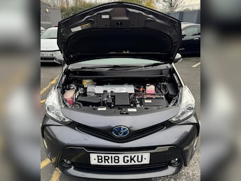 Used Toyota Prius+ 2018 for sale - 76511934: Photo