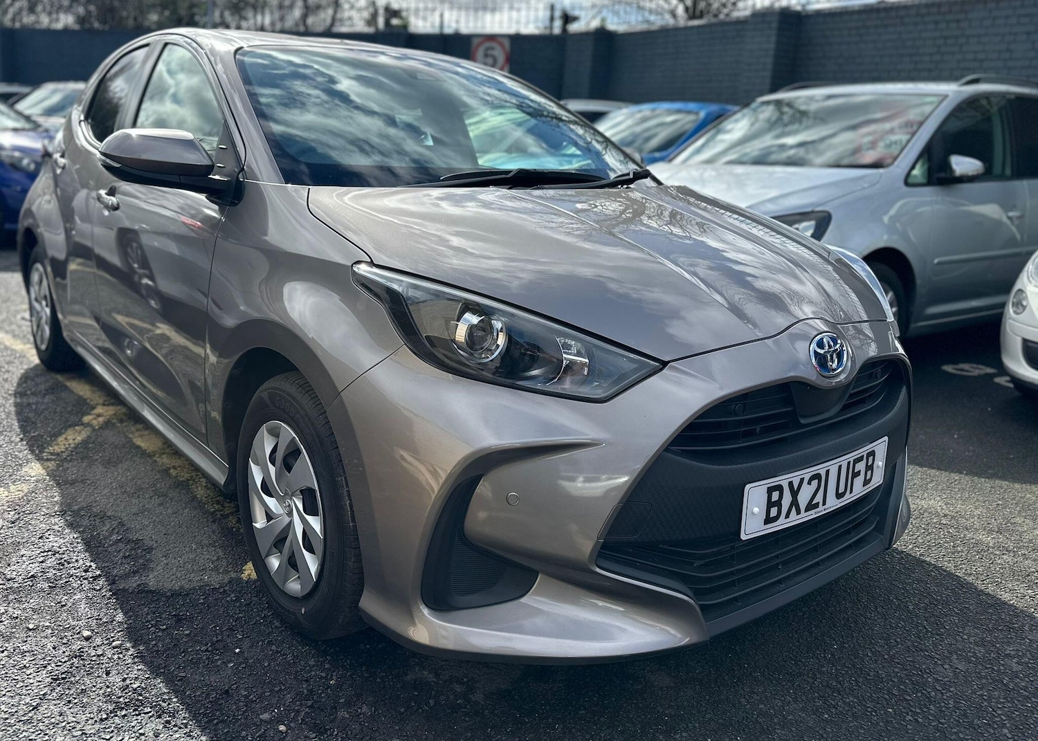 Used Toyota Yaris 2025 for sale - 78019835: Photo 2