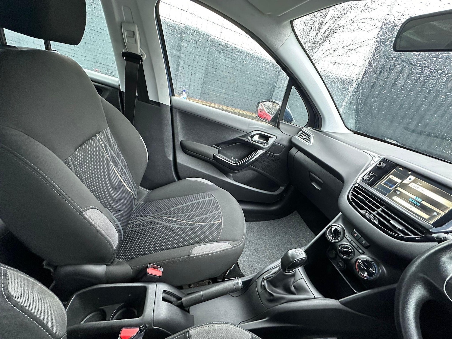 Used Peugeot 208 2014 for sale - 77559535: Photo 12