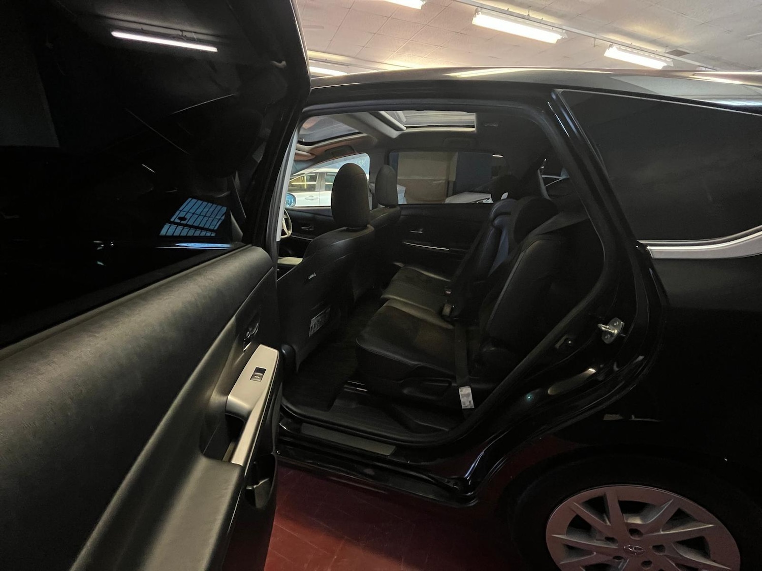 Used Toyota Prius+ for sale - 77559112: Photo 16