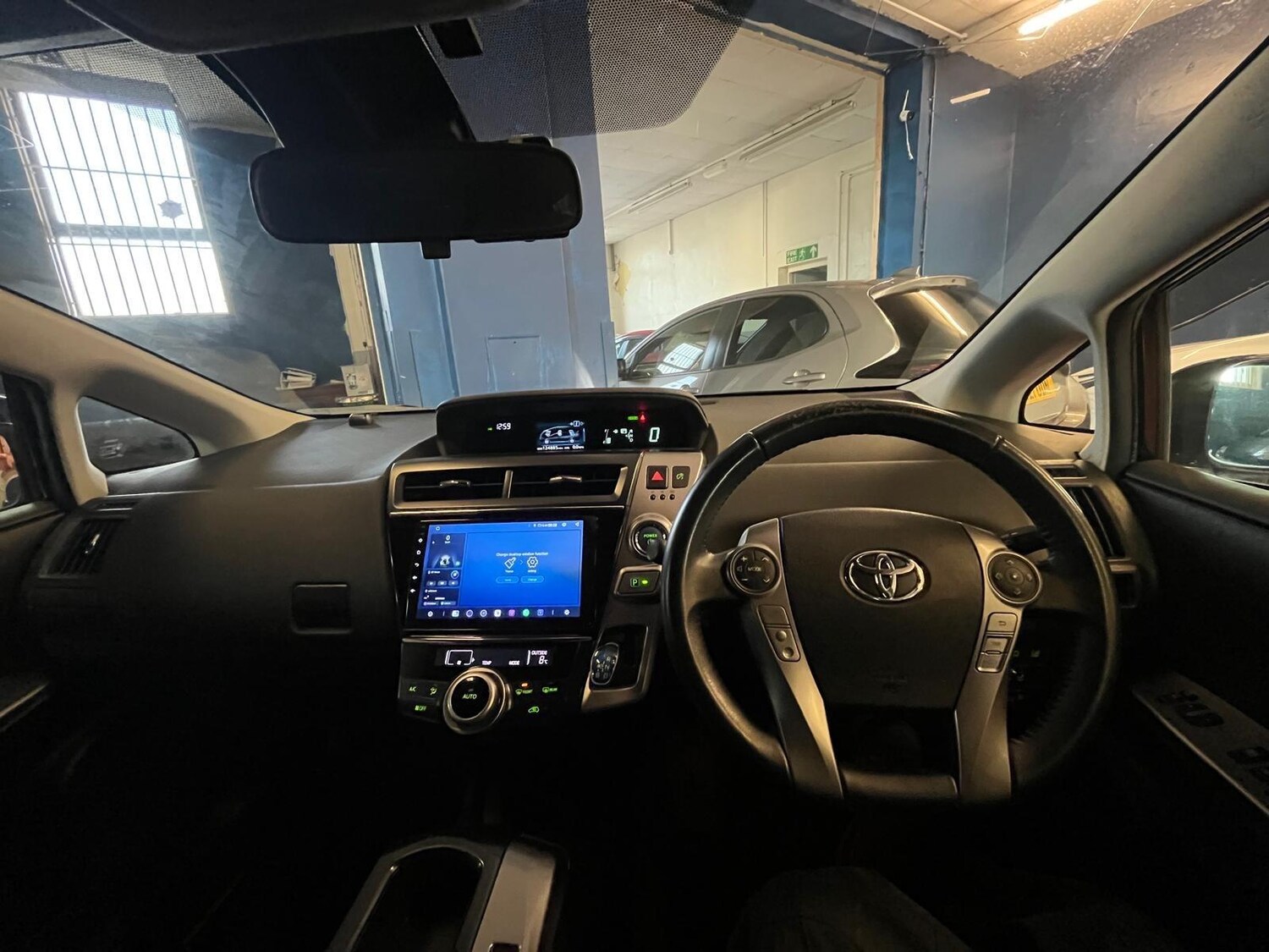 Used Toyota Prius+ for sale - 77559112: Photo 6