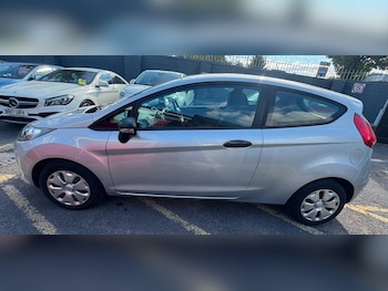 Used Ford Fiesta 2010 for sale - 79465020: Photo