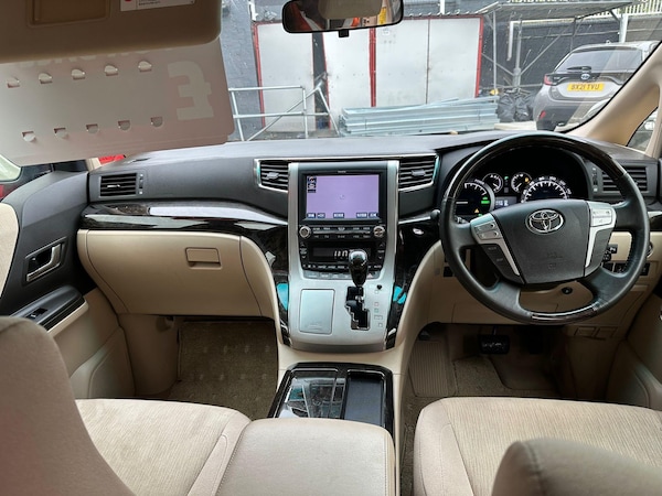 Used Toyota Alphard 2024 for sale - 76282941: Photo 17