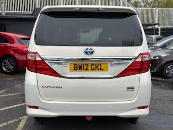 Used Toyota Alphard 2024 for sale - 76282941: Photo 4