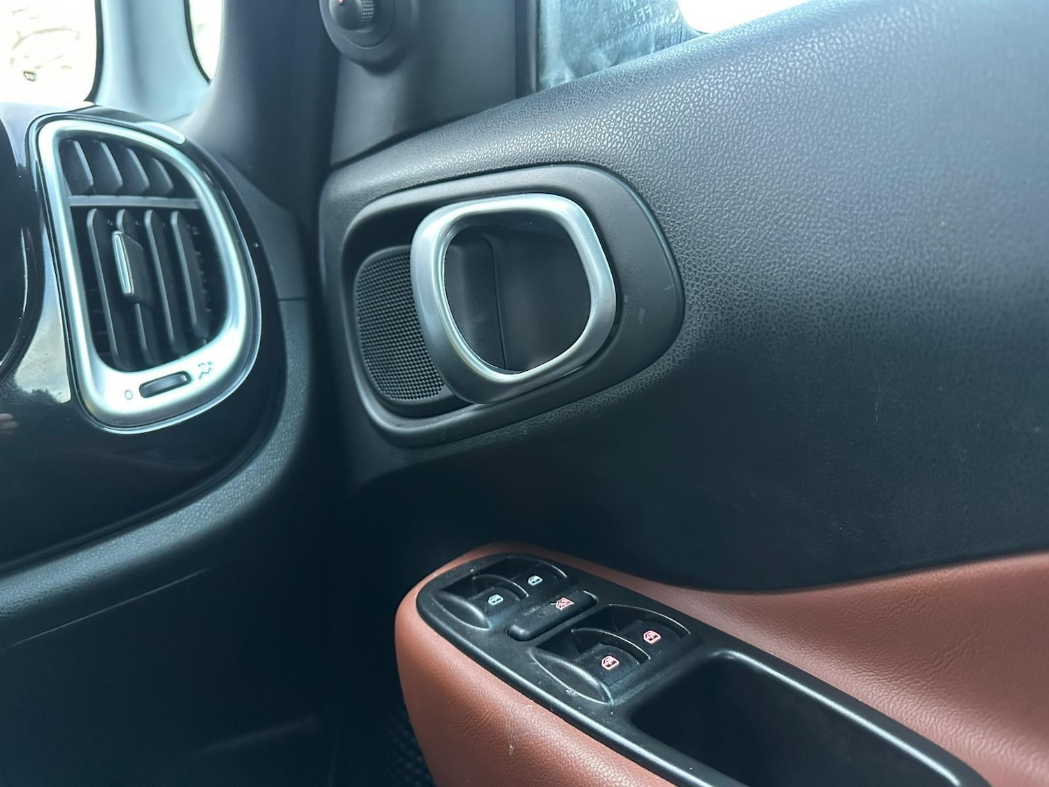 Used Fiat 500L 2015 for sale - 76742813: Photo 10