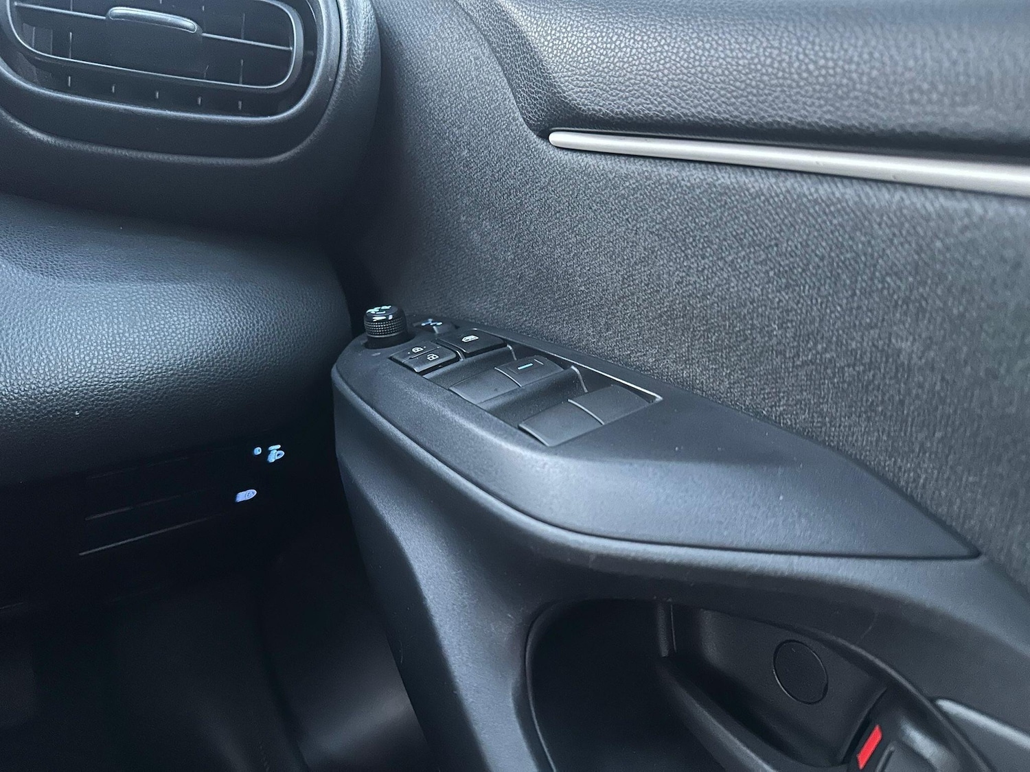 Used Toyota Yaris for sale - 76912754: Photo 7