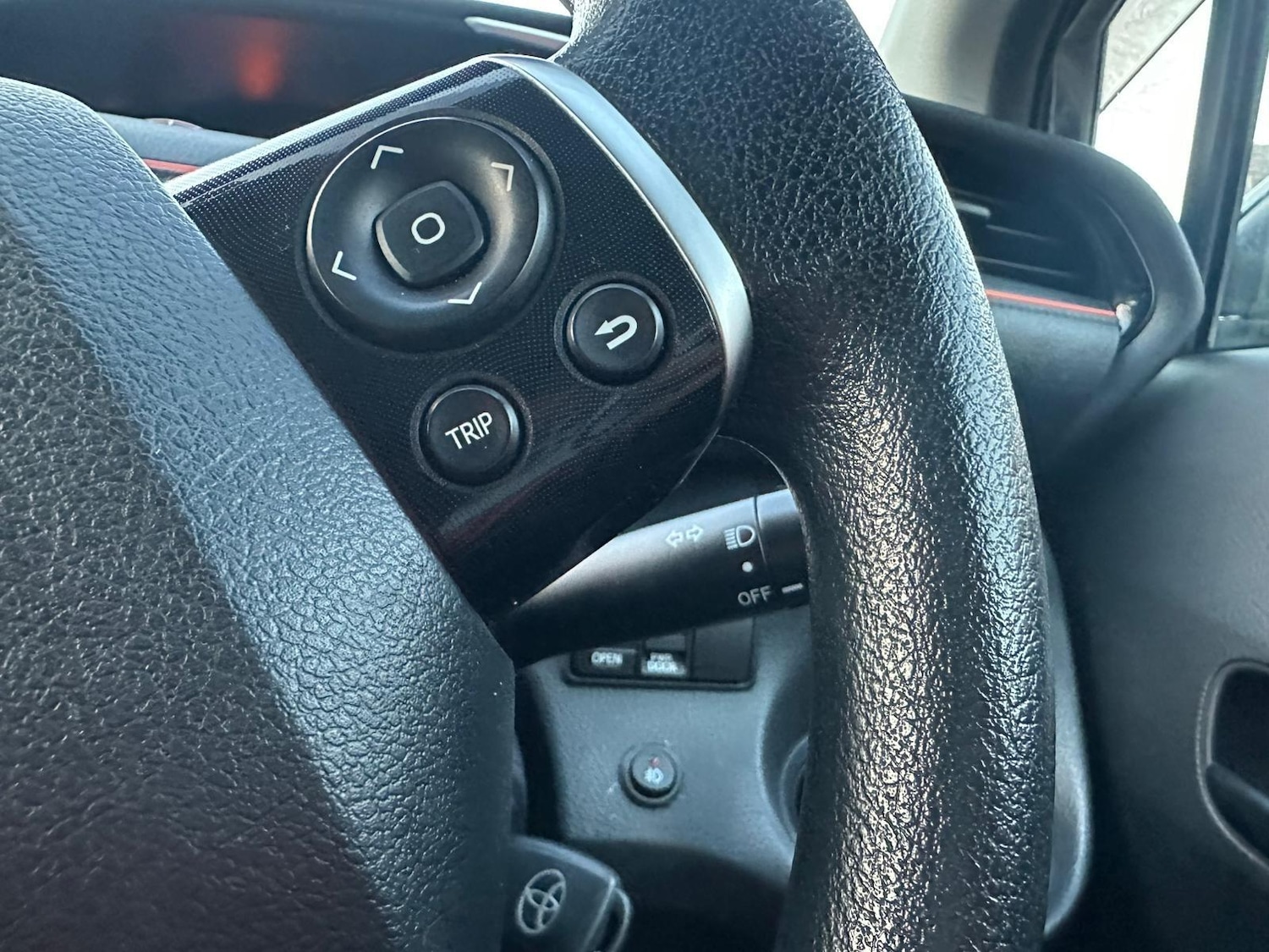 Used Toyota Sienta 2025 for sale - 77084401: Photo 9