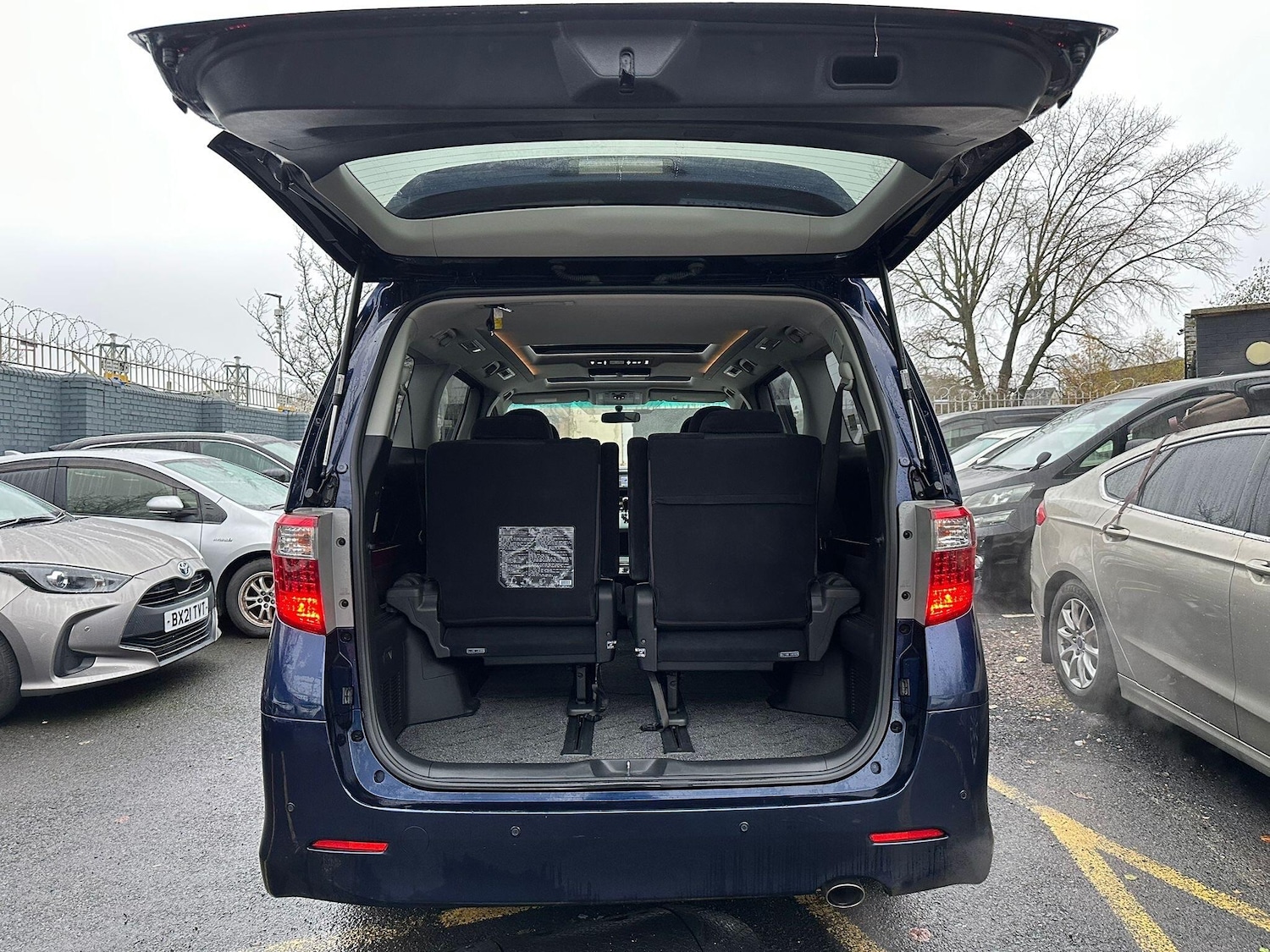 Used Toyota Alphard 2025 for sale - 76607114: Photo 24