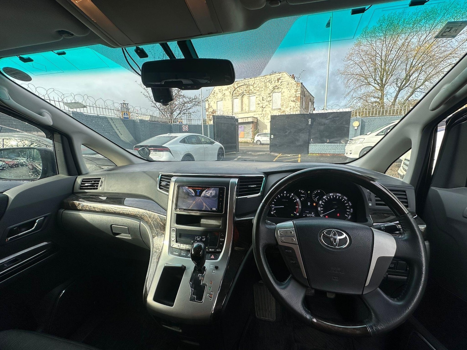 Used Toyota Vellfire 2025 for sale - 76994595: Photo 16