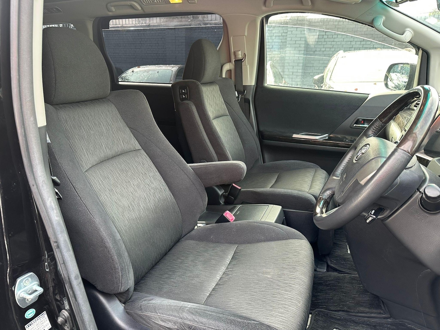 Used Toyota Vellfire 2025 for sale - 76994595: Photo 18