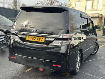 Used Toyota Vellfire 2012 for sale - 76994595: Photo