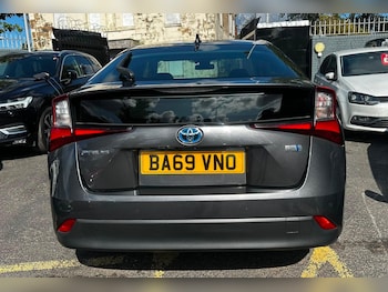 Used Toyota Prius 2020 for sale - 79540650: Photo