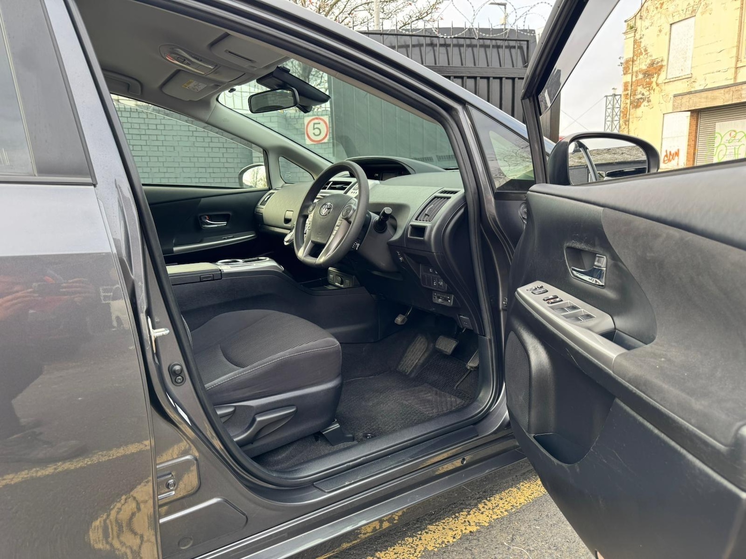 Used Toyota Prius+ 2025 for sale - 76991697: Photo 14