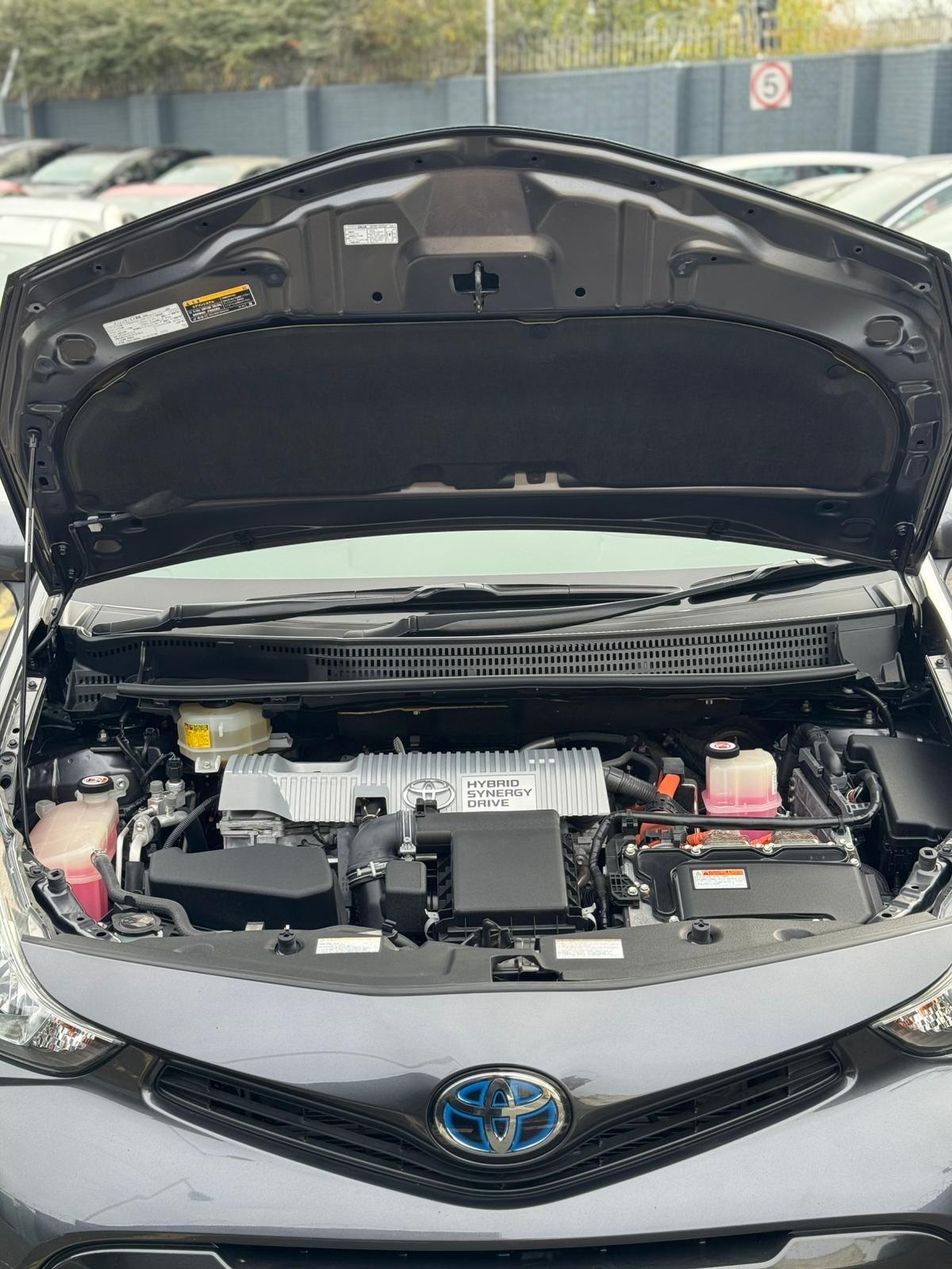 Used Toyota Prius+ 2025 for sale - 76991697: Photo 6