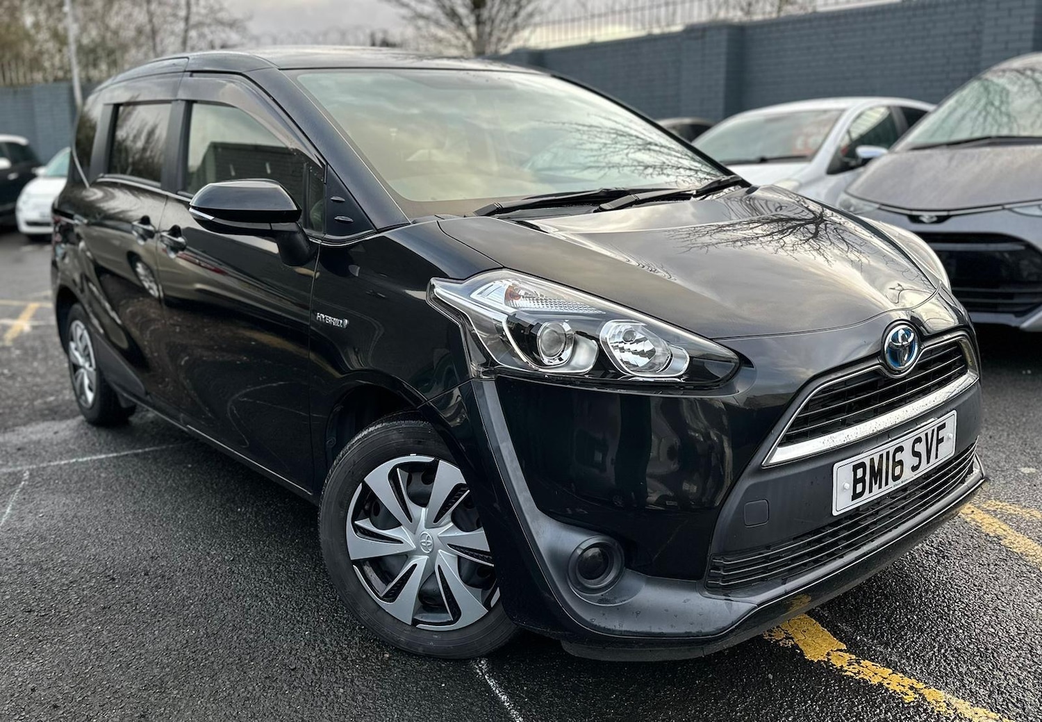 Used Toyota Sienta 2025 for sale - 77291758: Photo 2