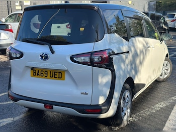 Used Toyota Sienta 2019 for sale - 76000606: Photo