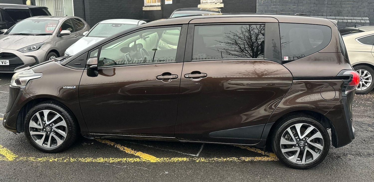 Used Toyota Sienta 2025 for sale - 78115073: Photo 5