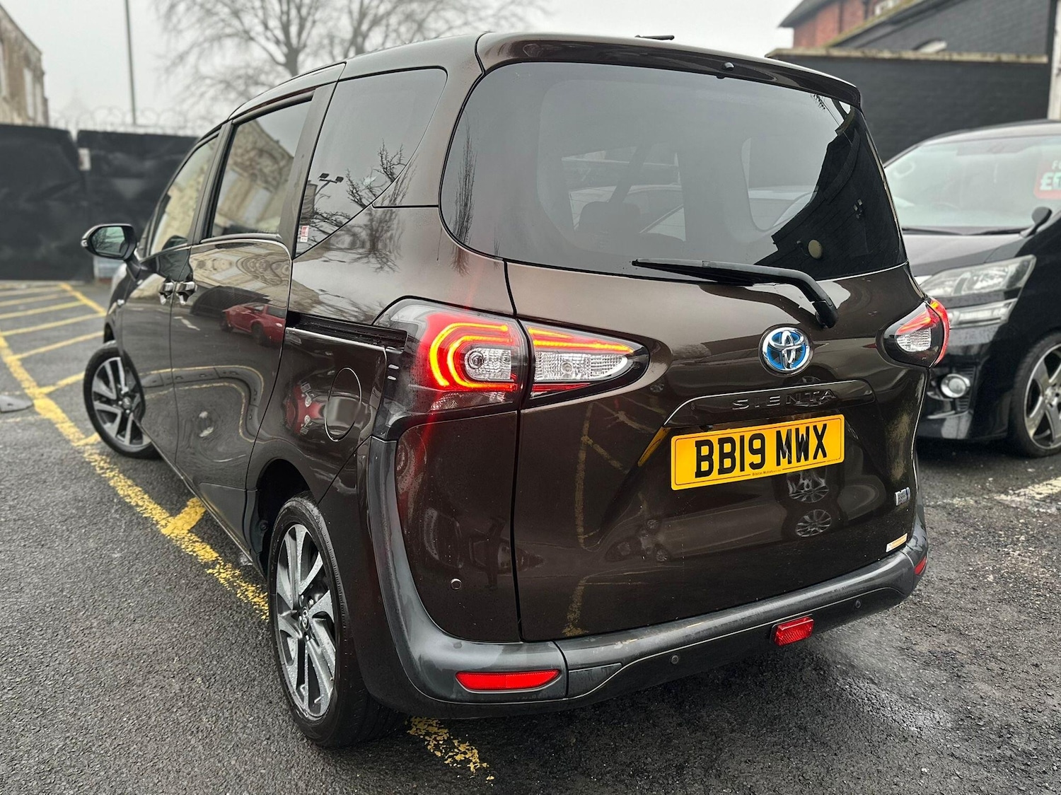 Used Toyota Sienta 2025 for sale - 78115073: Photo 6