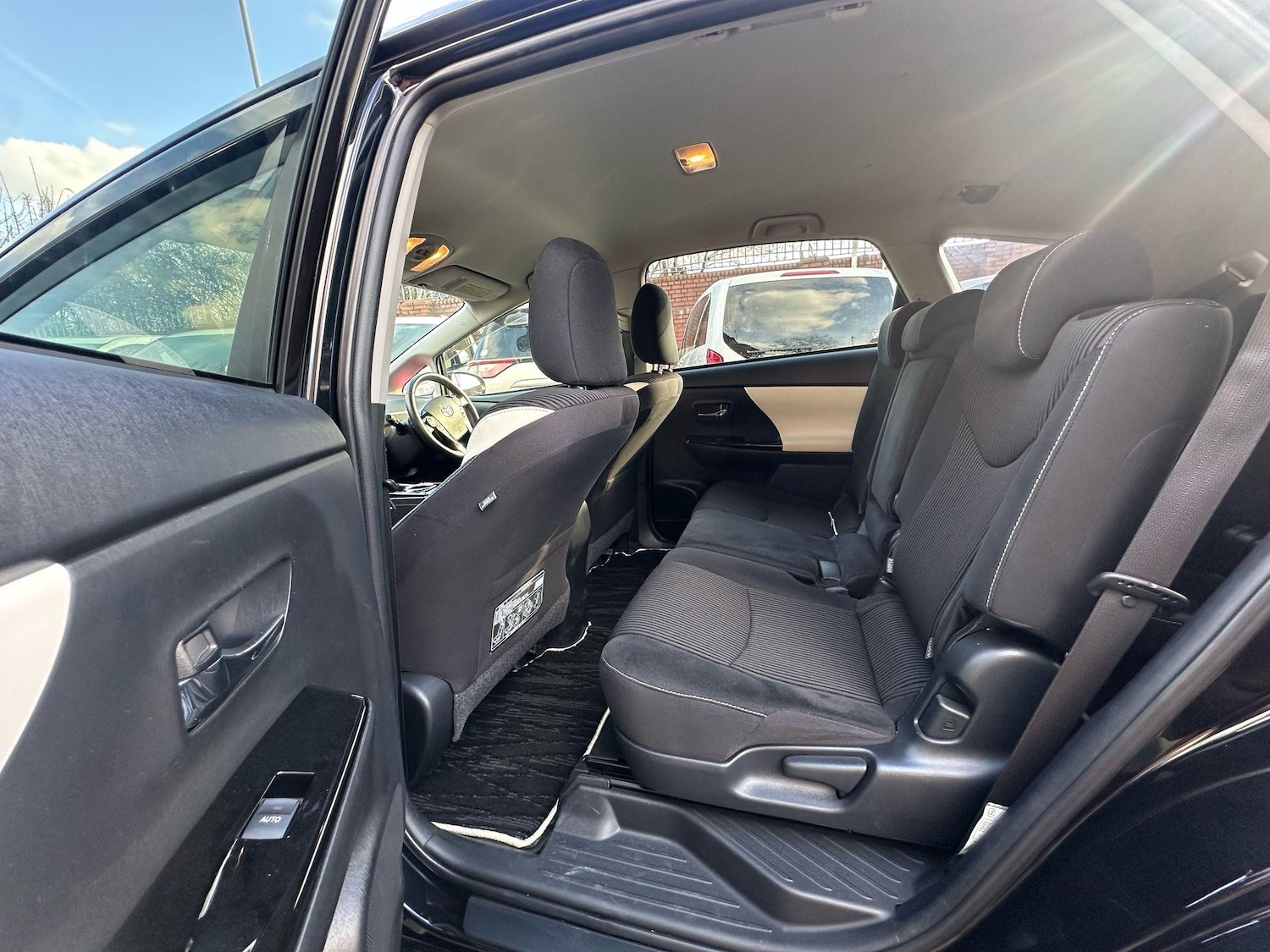 Used Toyota Prius+ for sale - 76476432: Photo 16